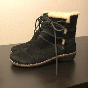 UGG caspia black suede shearling ankle tie boots